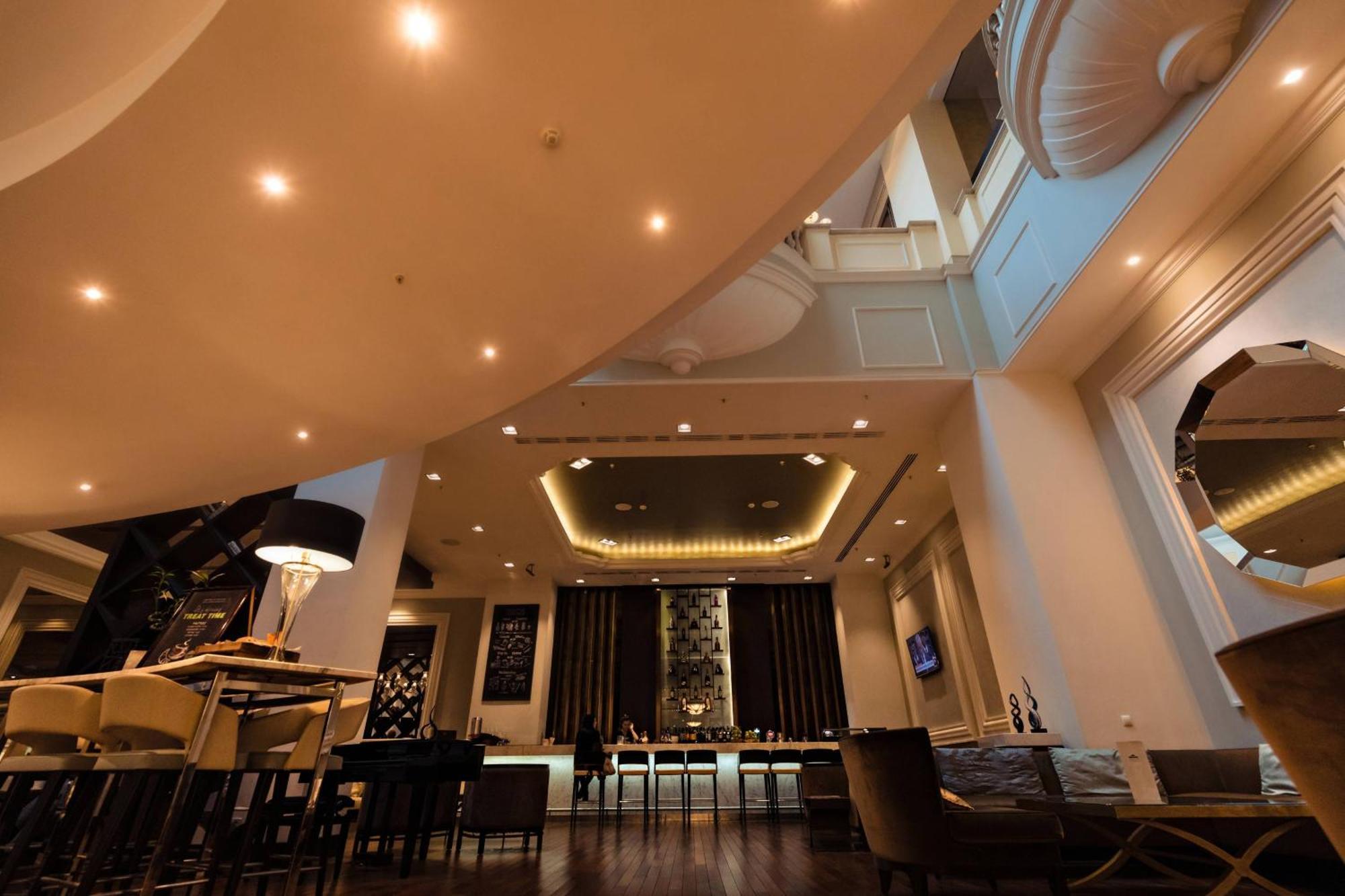 Jw Marriott Bucharest Grand Hotel Exterior foto The interior of the lounge