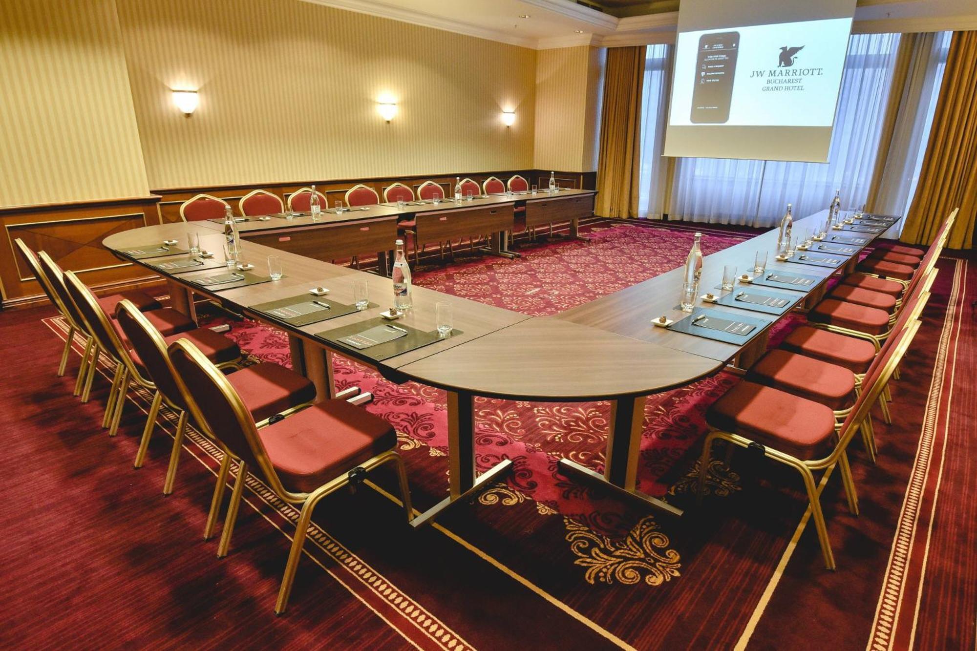 Jw Marriott Bucharest Grand Hotel Exterior foto U-shaped table
