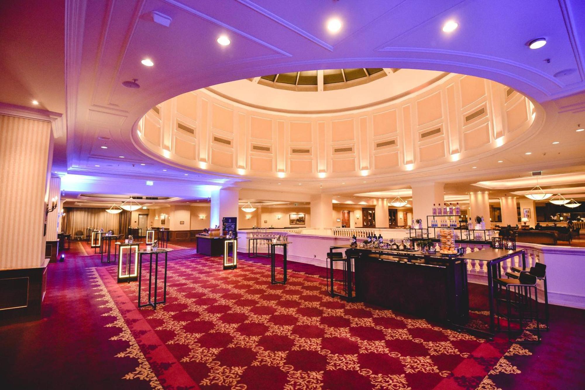 Jw Marriott Bucharest Grand Hotel Exterior foto The Grand Foyer